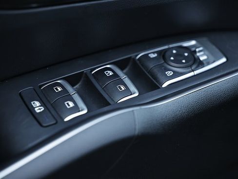 Used 2023 Kia Sorento EX image 17