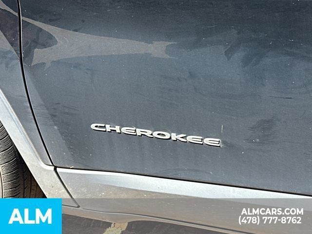 Used 2022 Jeep Cherokee Latitude Lux w/ Sun & Sound Group FWD image 9