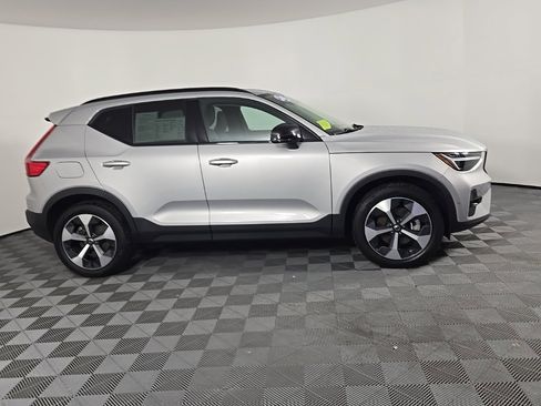 Certified 2024 Volvo XC40 B5 Plus w/ Protection Package Premier image 7