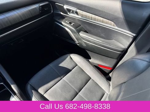 Used 2025 Kia Telluride EX w/ EX Captain's Chair Package FWD image 15