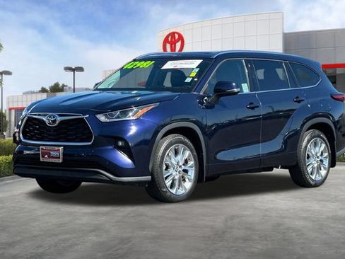 Used 2022 Toyota Highlander Limited AWD/4WD image 9