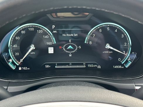 Used 2023 Genesis GV70 2.5T w/ Sport Prestige Package image 36