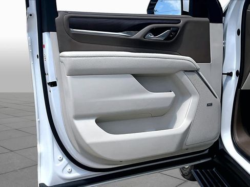 Used 2023 GMC Yukon Denali RWD image 22
