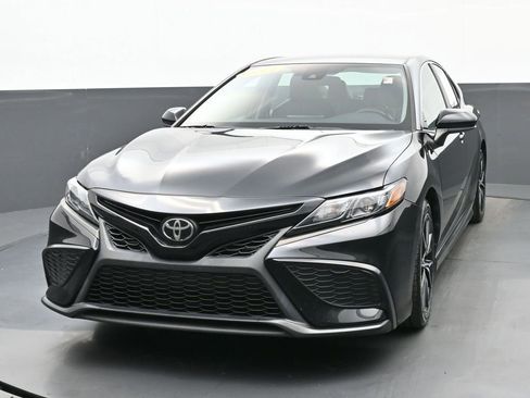 Used 2021 Toyota Camry SE image 7