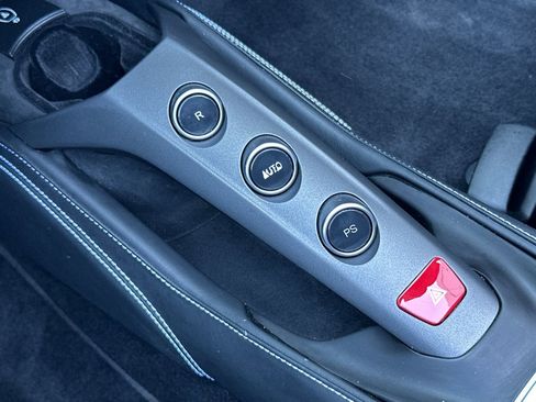 Used 2019 Ferrari 488 Spider image 27