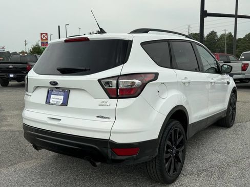 Used 2018 Ford Escape SE w/ SE Sport Appearance Package FWD image 7