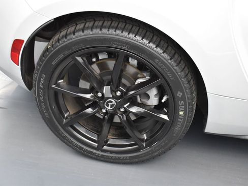 Used 2019 MAZDA MX-5 Miata Club image 21