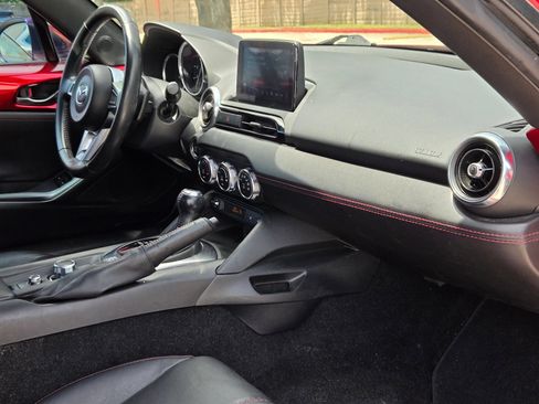 Used 2019 MAZDA MX-5 Miata RF Grand Touring RWD image 20