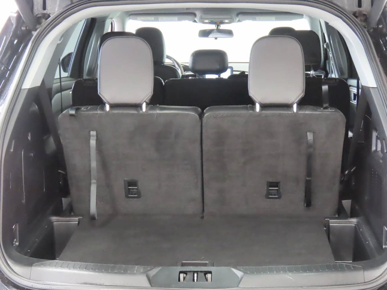 Used 2023 Ford Explorer XLT w/ Equipment Group 202A RWD image 18