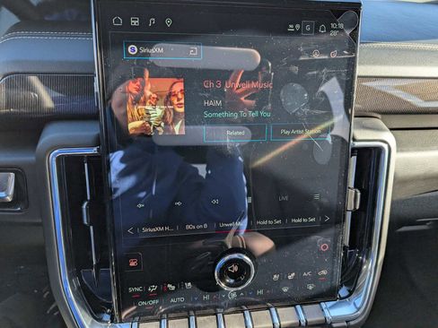 New 2026 GMC Yukon XL Elevation w/ Elevation Premium Package image 18