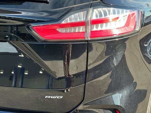 Used 2021 Ford Edge SEL image 27