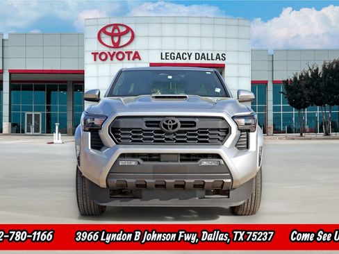 Used 2024 Toyota Tacoma TRD Sport image 5