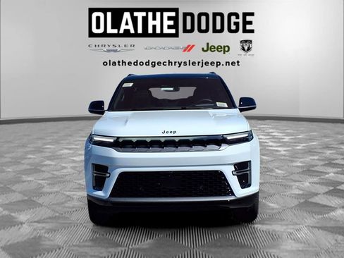 New 2026 Jeep Grand Wagoneer Summit AWD/4WD image 32