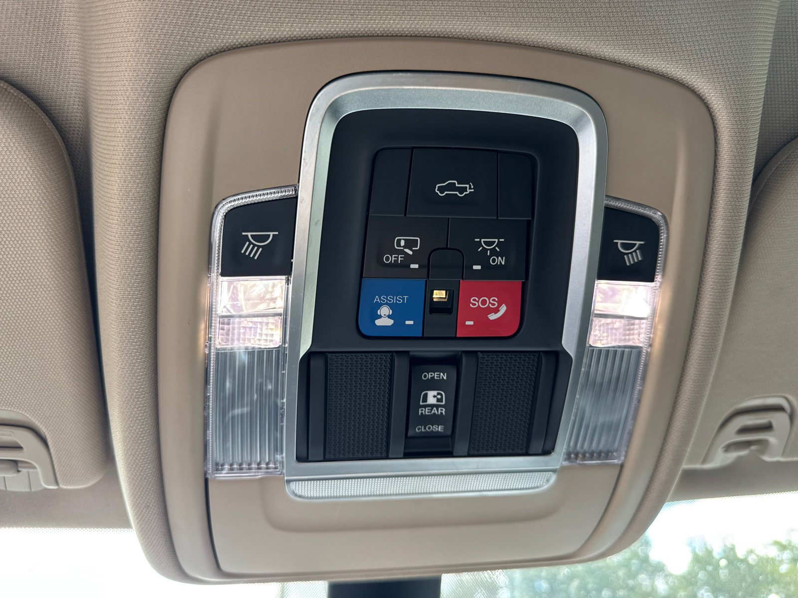 Used 2019 RAM 1500 Laramie RWD image 26
