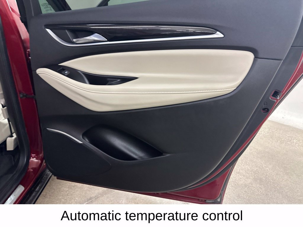 Used 2020 Buick Enclave Premium w/ Sun and Sites Package AWD/4WD image 25