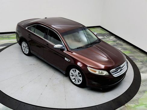 Used 2010 Ford Taurus Limited FWD image 30