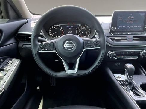 Used 2020 Nissan Altima 2.5 S FWD image 8