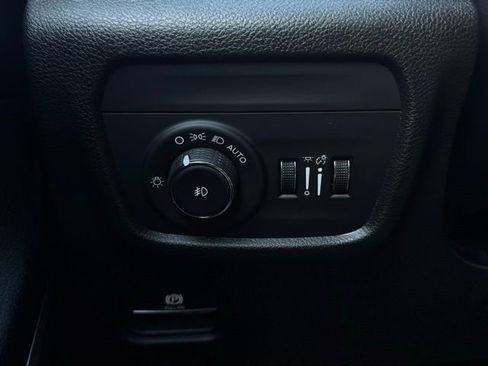 Certified 2022 Jeep Grand Cherokee Limited image 30