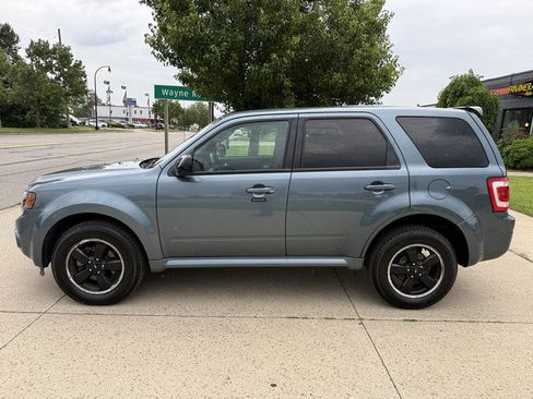 Used 2012 Ford Escape XLT w/ Sport Appearance Pkg AWD/4WD image 8