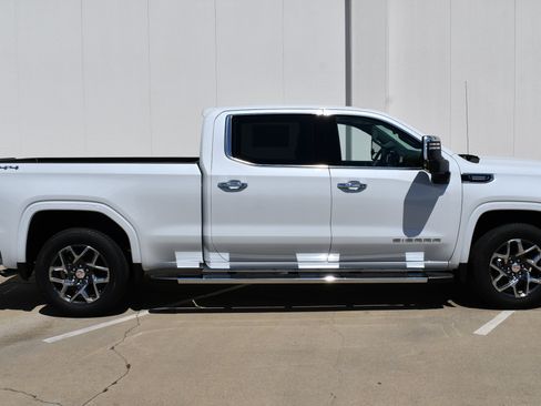 New 2026 GMC Sierra 1500 SLT w/ SLT Premium Plus Package AWD/4WD image 8