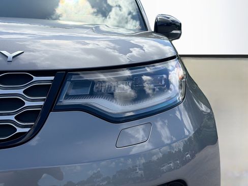 New 2026 Land Rover Discovery Limited Edition AWD/4WD image 9