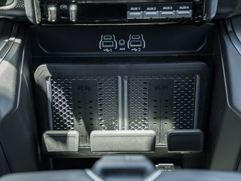 New 2026 RAM 3500 Laramie AWD/4WD image 32