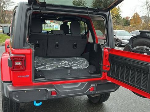Used 2024 Jeep Wrangler Unlimited w/ Convenience Group image 25