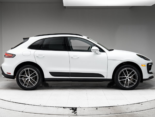 Certified 2026 Porsche Macan AWD/4WD image 33