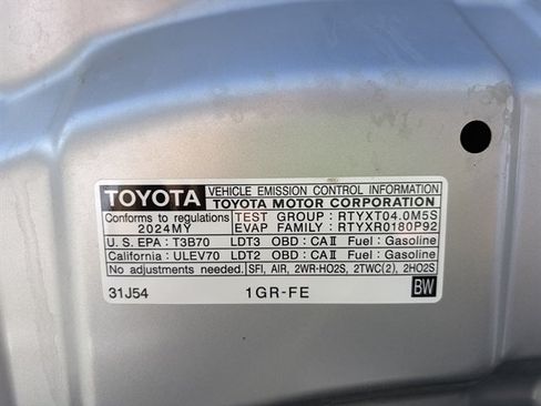 Used 2024 Toyota 4Runner SR5 Premium w/ Moonroof Package AWD/4WD image 13
