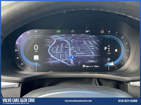 Used 2022 Volvo XC60 B5 Momentum w/ Climate Package image 25