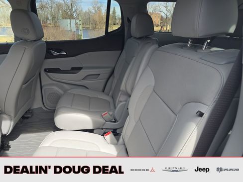 Used 2020 GMC Acadia SLT w/ Premium Package image 26