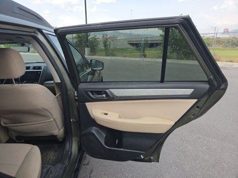 Used 2019 Subaru Outback 2.5i Premium AWD/4WD image 17