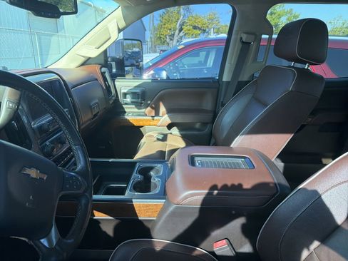 Used 2018 Chevrolet Silverado 2500 High Country w/ Duramax Plus Package image 5