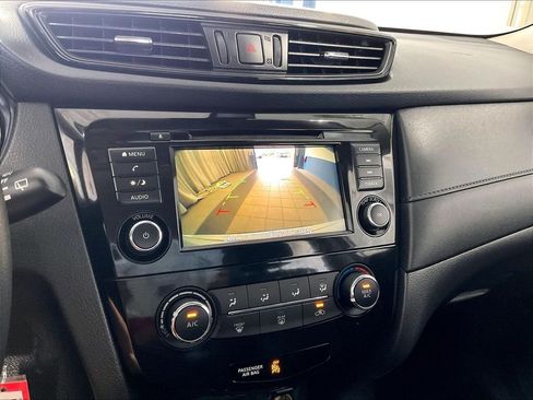 Used 2020 Nissan Rogue S AWD/4WD image 19