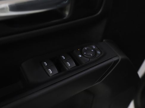 Used 2019 Chevrolet Silverado 1500 Custom w/ Custom Convenience Package image 19