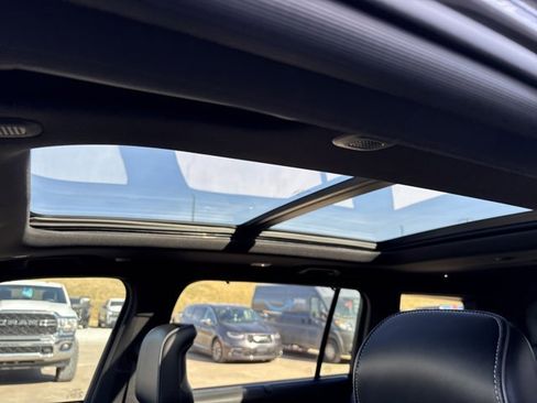 Used 2024 Jeep Grand Cherokee L Overland w/ Advanced Protech Group III image 20