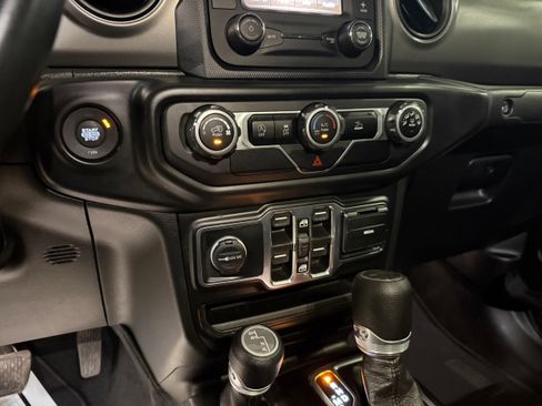 Used 2021 Jeep Gladiator Sport image 54