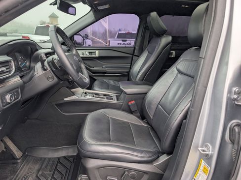 Used 2020 Ford Explorer Limited image 19
