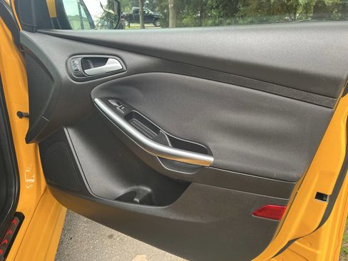 Used 2016 Ford Focus ST image 18