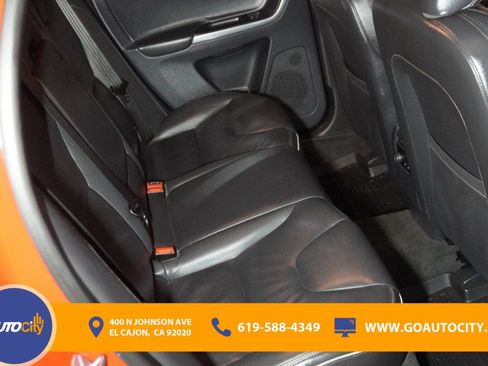 Used 2017 Volvo XC60 T6 R-Design w/ Climate Package image 13