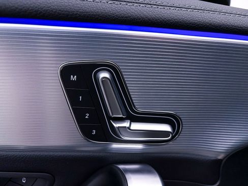 Used 2023 Mercedes-Benz CLA 250 w/ Premium Package image 18