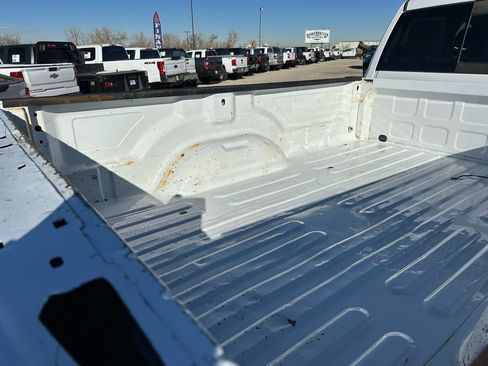 Used 2015 RAM 3500 SLT w/ Cold Weather Group image 25