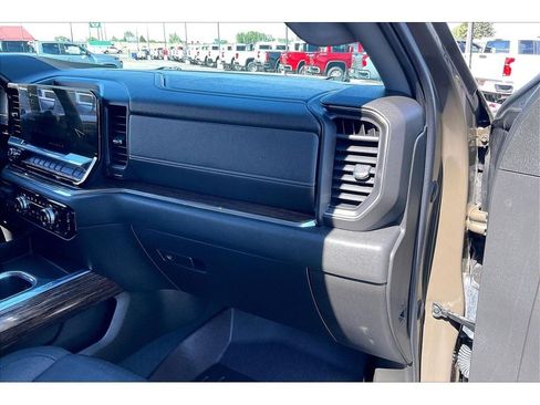 Used 2023 GMC Sierra 1500 Elevation w/ X31 Off-Road Package AWD/4WD image 18