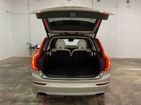 Used 2018 Volvo XC90 T6 Momentum w/ Convenience Package AWD/4WD image 9