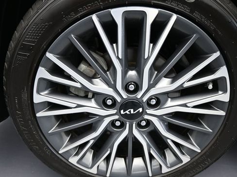 Used 2024 Kia Forte GT-Line image 40