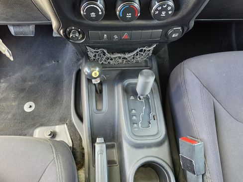 Used 2014 Jeep Wrangler Unlimited Sport AWD/4WD image 17