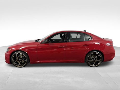 Used 2025 Alfa Romeo Giulia w/ Driving Assist Package RWD image 10