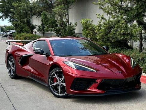 Used 2022 Chevrolet Corvette Stingray Preferred Cpe w/ Z51 Performance Package RWD image 2