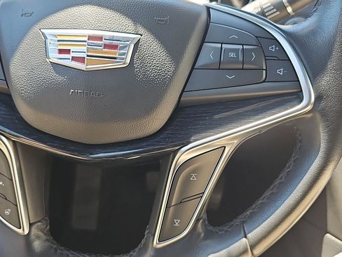 Certified 2024 Cadillac XT5 Premium Luxury AWD/4WD image 17