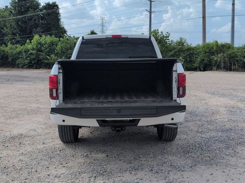 Used 2018 Ford F150 Platinum w/ Equipment Group 701A Luxury AWD/4WD image 4